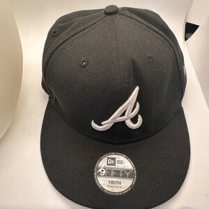 New Era Braves 9FIFTY Youth Snapback Cap Black White Embroidered Logo Atlanta